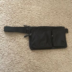 [BRAND NEW] The Sak Belt Bag